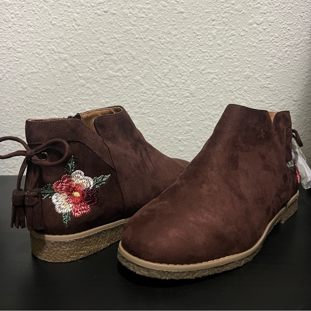 Comfortview Brown Ankle Boots with Floral Embroidery
